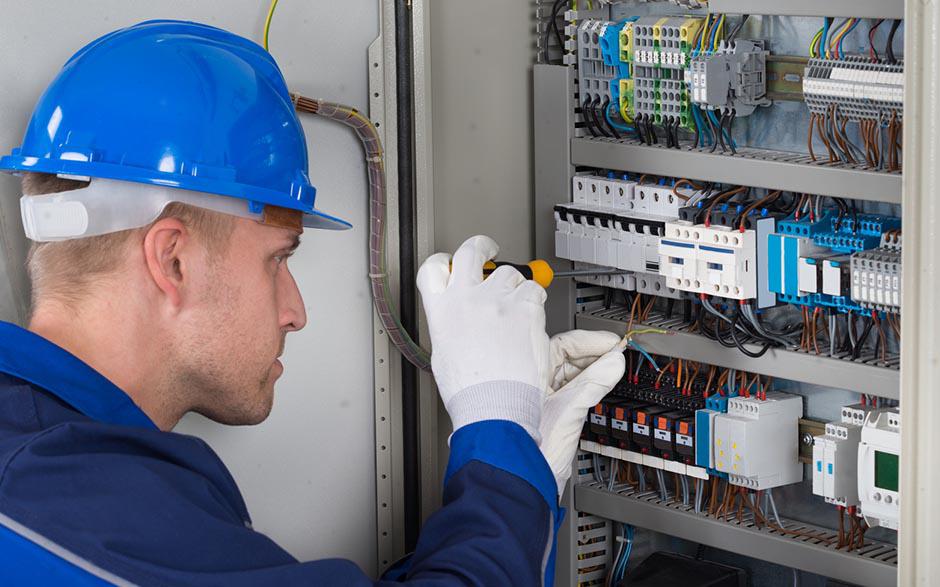 cherche électricien pas cher Le Perray-en-Yvelines